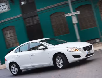 Volvo S60 D3 [UK-spec] '2010–13