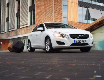 Volvo S60 D3 [UK-spec] '2010–13