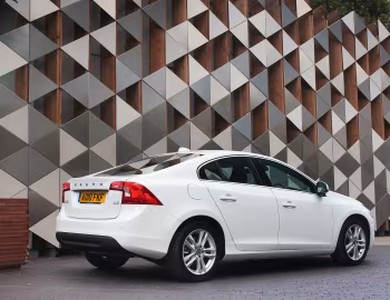 Volvo S60 D3 [UK-spec] '2010–13