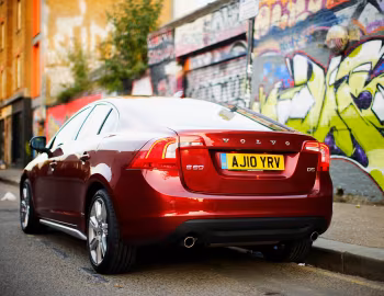 Volvo S60 D5 [UK-spec] '2010–13