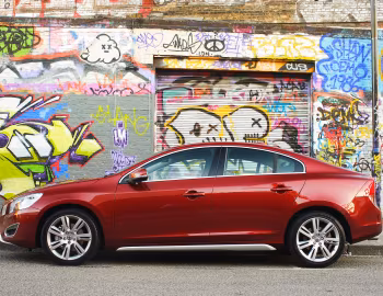 Volvo S60 D5 [UK-spec] '2010–13