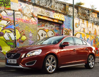 Volvo S60 D5 [UK-spec] '2010–13