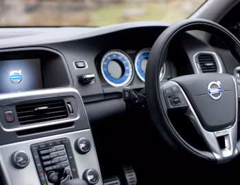 Intérieur Volvo S60 D5 R-Design [UK-spec] '2010–13