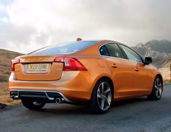 Volvo S60 D5 R-Design [UK-spec] '2010–13