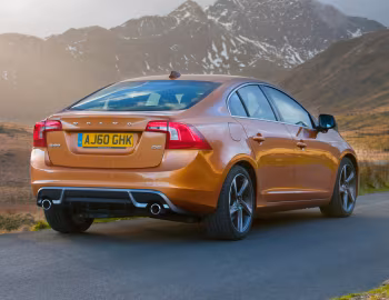 Volvo S60 D5 R-Design [UK-spec] '2010–13