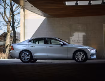 Volvo S60 T4 Momentum [Japan] '2019–pr.