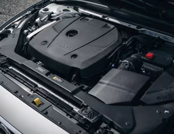 Sous la capuche 2019–22 Volvo S60 T5 Momentum [North America] '2018–22