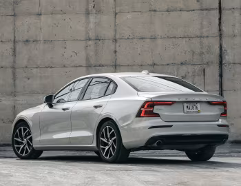 2019–22 Volvo S60 T5 Momentum [North America] '2018–22