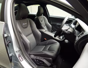 Intérieur Volvo S60 T5 R-Design [Japan] '2013–18
