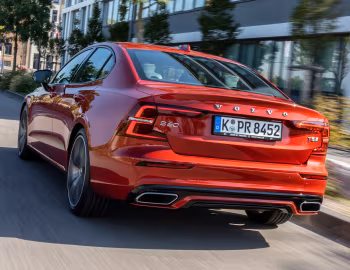 Volvo S60 T5 R-Design [Worldwide] '2018–pr.
