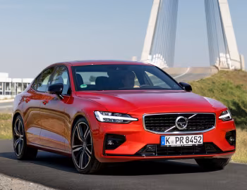 Volvo S60 T5 R-Design [Worldwide] '2018–pr.