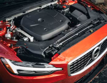 Sous la capuche 2019–22 Volvo S60 T6 R-Design [North America] '2018–22