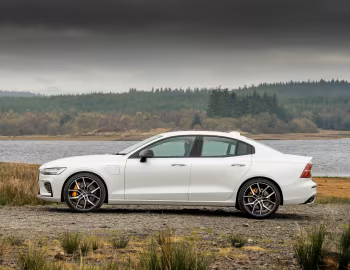 Volvo S60 T8 Polestar Engineered [UK-spec] '2019–pr.