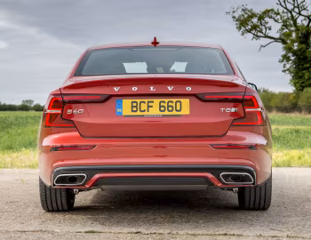 Volvo S60 T8 R-Design [UK-spec] '2019–pr.
