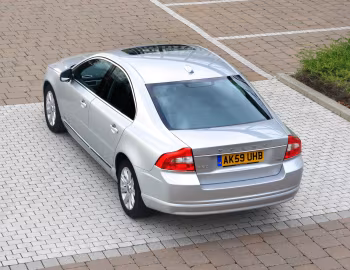 Volvo S80 DRIVe Efficiency [UK-spec] '2009–11