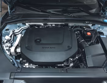 Sous la capuche 2022–23 Volvo S90 B6 AWD R-Design [North America] '2021–23