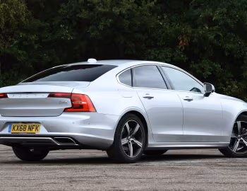 Volvo S90 D4 R-Design [UK-spec] '2016–20