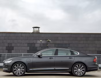 Volvo S90 T8 AWD Recharge Inscription [UK-spec] '2020–pr.