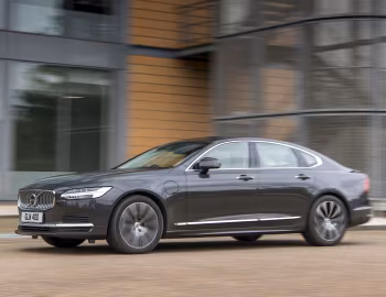 Volvo S90 T8 AWD Recharge Inscription [UK-spec] '2020–pr.