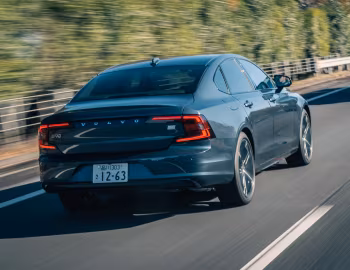 Volvo S90 T8 AWD Recharge R-Design [Japan] '2021–pr.