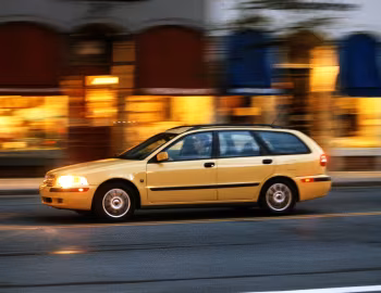 2000–02 Volvo V40 [North America] '1999–2002