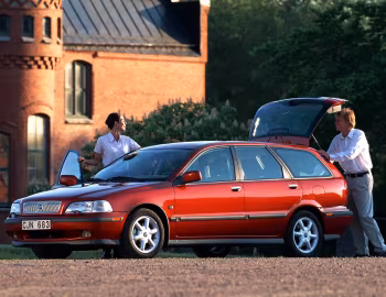 Volvo V40 2.0 T [Worldwide] '10.1997–07.2000