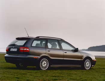 Volvo V40 [Worldwide] '2002–04