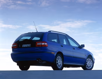 Volvo V40 [Australia] '1999–2002