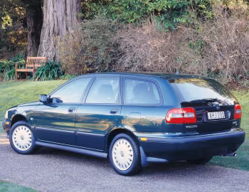 Volvo V40 [Australia] '1997–2000