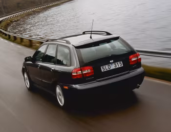 Volvo V40 [Worldwide] '2002–04