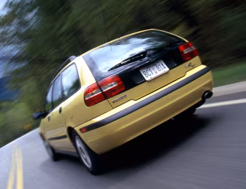 2000–02 Volvo V40 [North America] '1999–2002