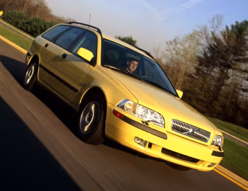 2000–02 Volvo V40 [North America] '1999–2002