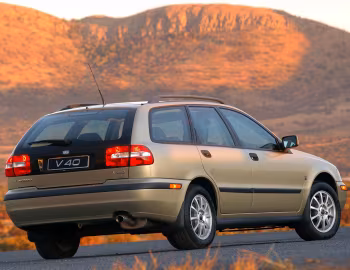 Volvo V40 [South Africa] '2002–04