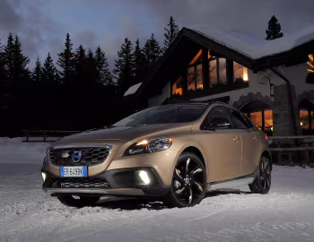 Volvo V40 Cross Country D3 [Worldwide] '2012–16