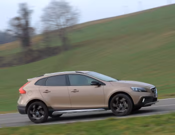 Volvo V40 Cross Country D3 [Worldwide] '2012–16