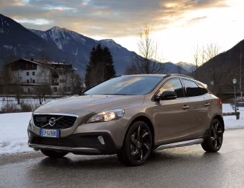 Volvo V40 Cross Country D3 [Worldwide] '2012–16