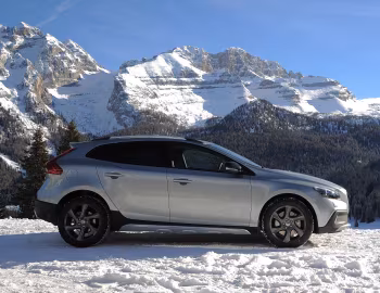 Volvo V40 Cross Country D4 [Worldwide] '2012–16