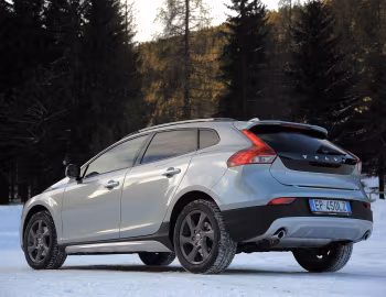 Volvo V40 Cross Country D4 [Worldwide] '2012–16