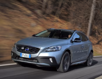Volvo V40 Cross Country D4 [Worldwide] '2012–16