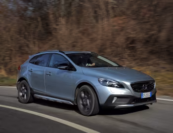 Volvo V40 Cross Country D4 [Worldwide] '2012–16