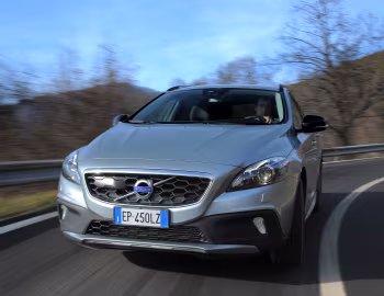 Volvo V40 Cross Country D4 [Worldwide] '2012–16