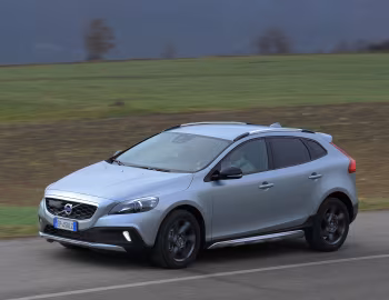 Volvo V40 Cross Country D4 [Worldwide] '2012–16
