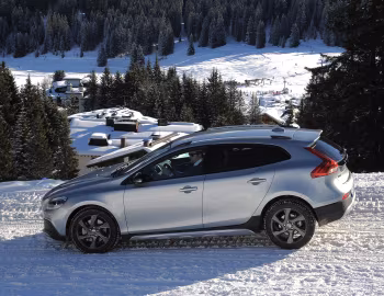 Volvo V40 Cross Country D4 [Worldwide] '2012–16
