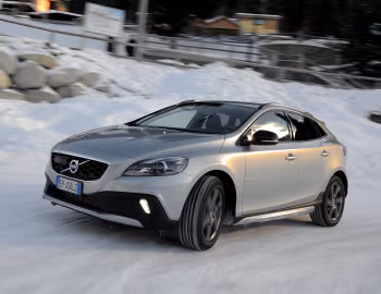 Volvo V40 Cross Country D4 [Worldwide] '2012–16