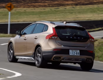 Volvo V40 Cross Country T5 [Japan] '2013–16