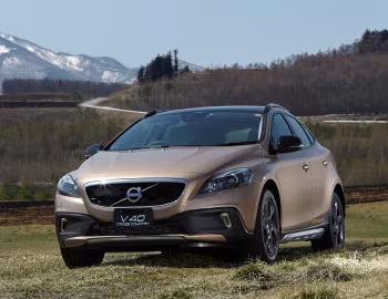 Volvo V40 Cross Country T5 [Japan] '2013–16