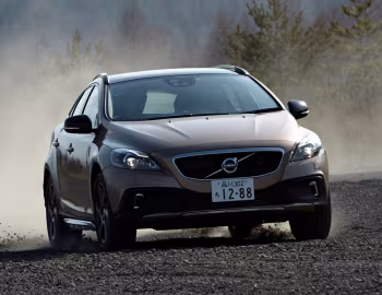 Volvo V40 Cross Country T5 [Japan] '2013–16