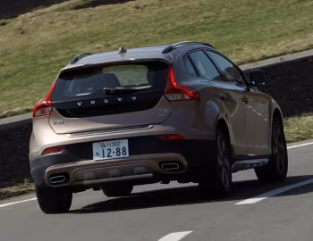 Volvo V40 Cross Country T5 [Japan] '2013–16