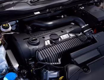 Sous la capuche Volvo V40 Cross Country T5 [Japan] '2013–16