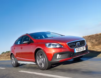 Volvo V40 Cross Country D4 [UK-spec] '2013–16